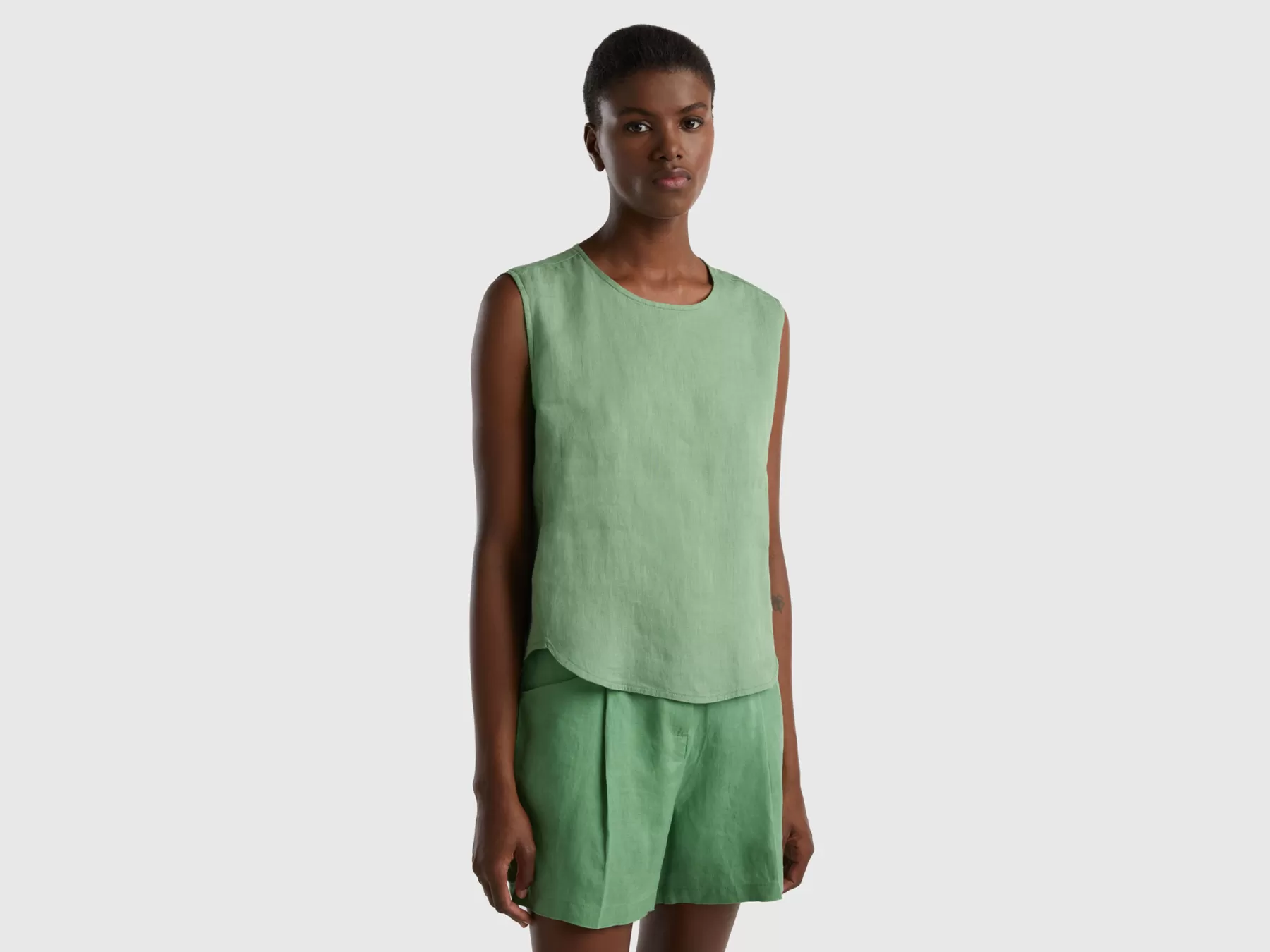 Benetton Blusa Smanicata In Puro Lino Verde Outlet