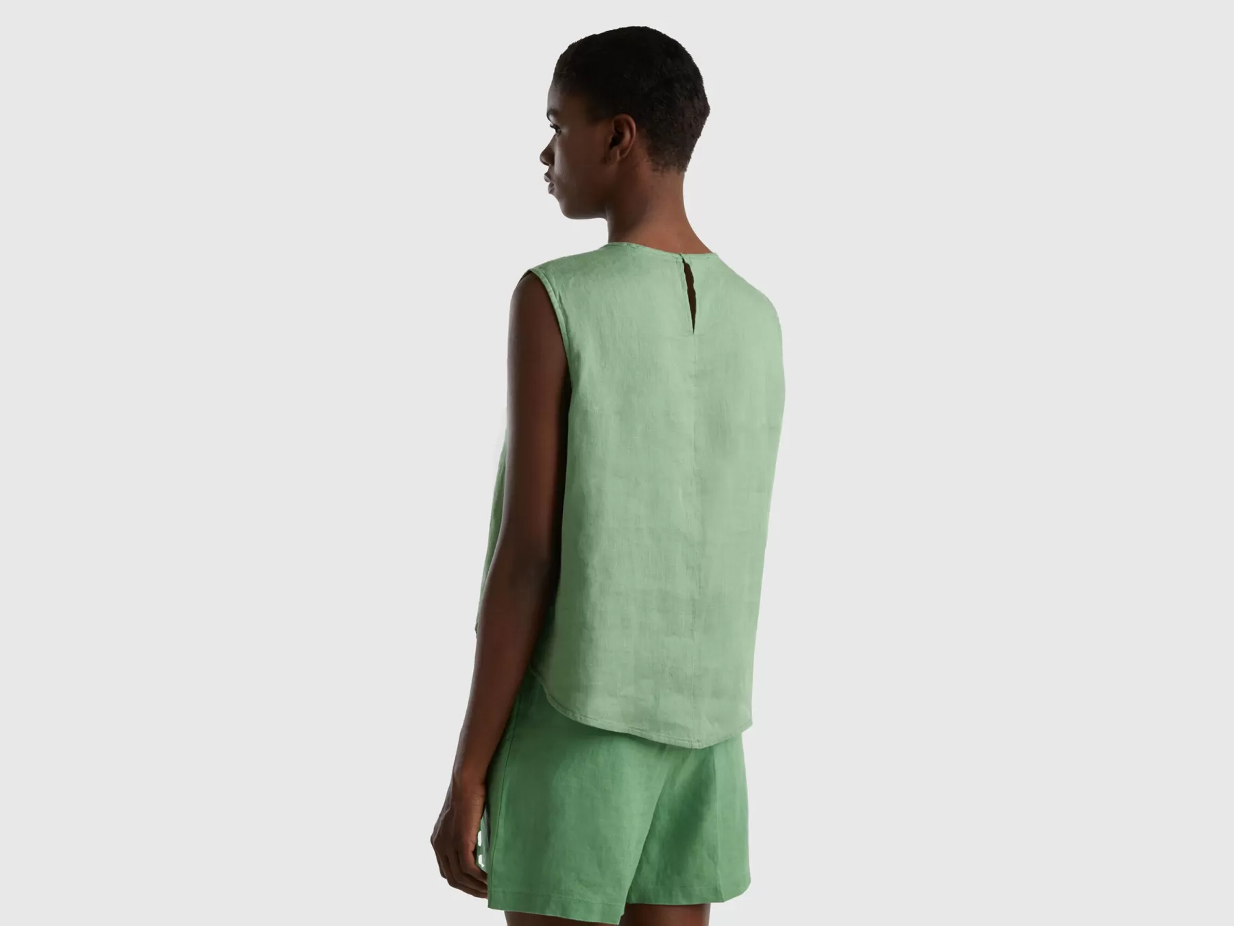 Benetton Blusa Smanicata In Puro Lino Verde Outlet