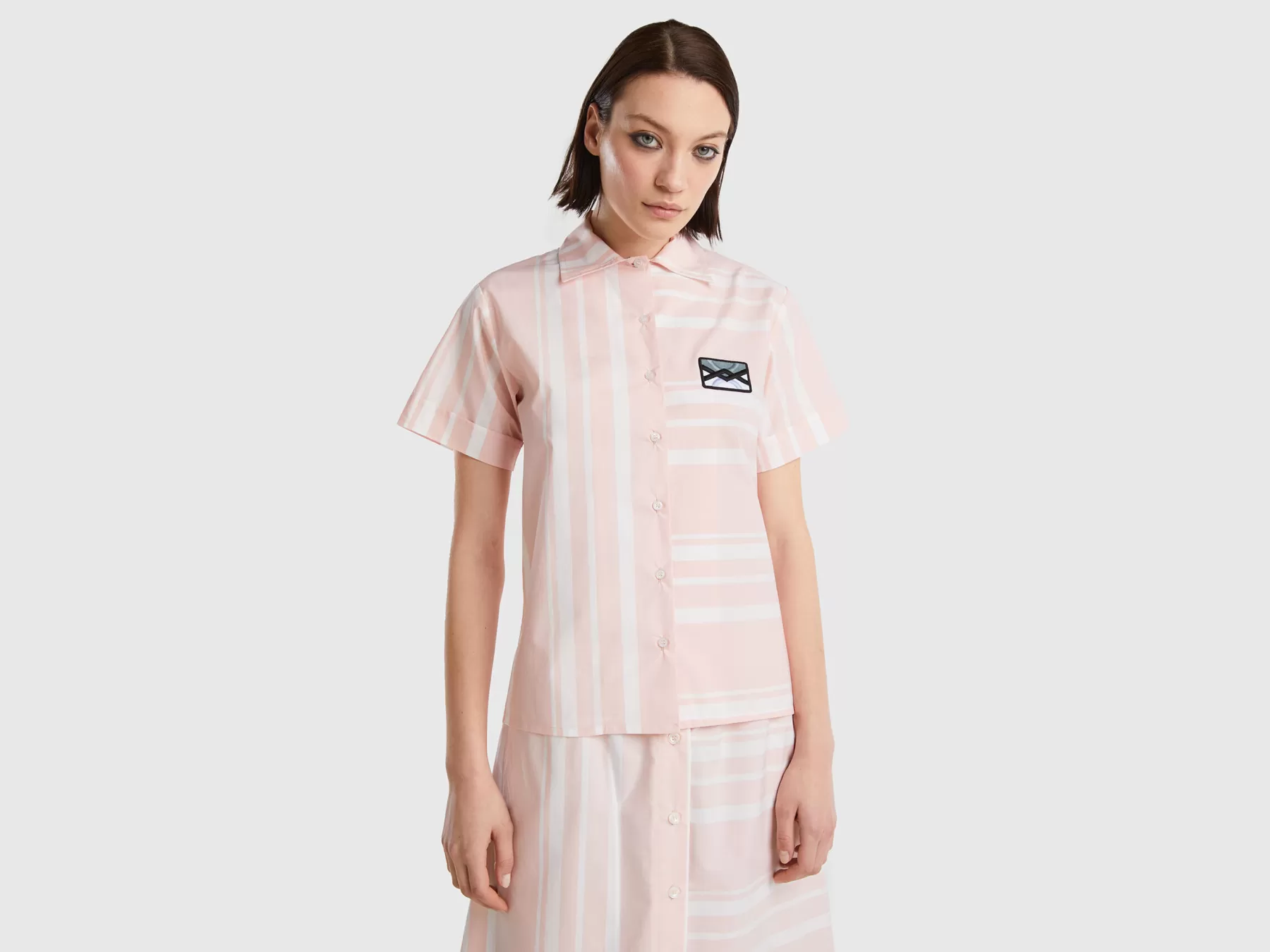 Benetton Camicia A Righe Con Patch Logo Rosa Tenue Cheap