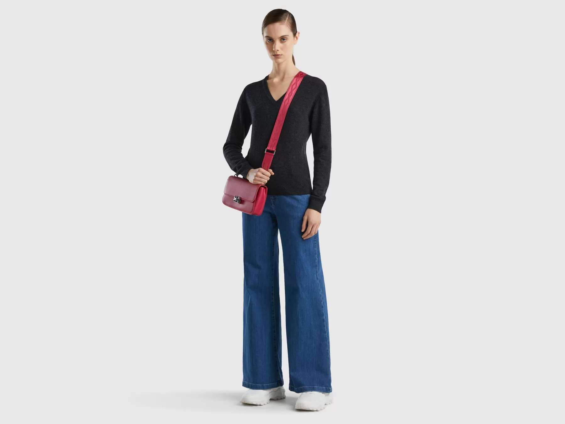 Benetton Maglia Con Scollo A V Antracite In Pura Lana Merino Grigio Scuro Discount