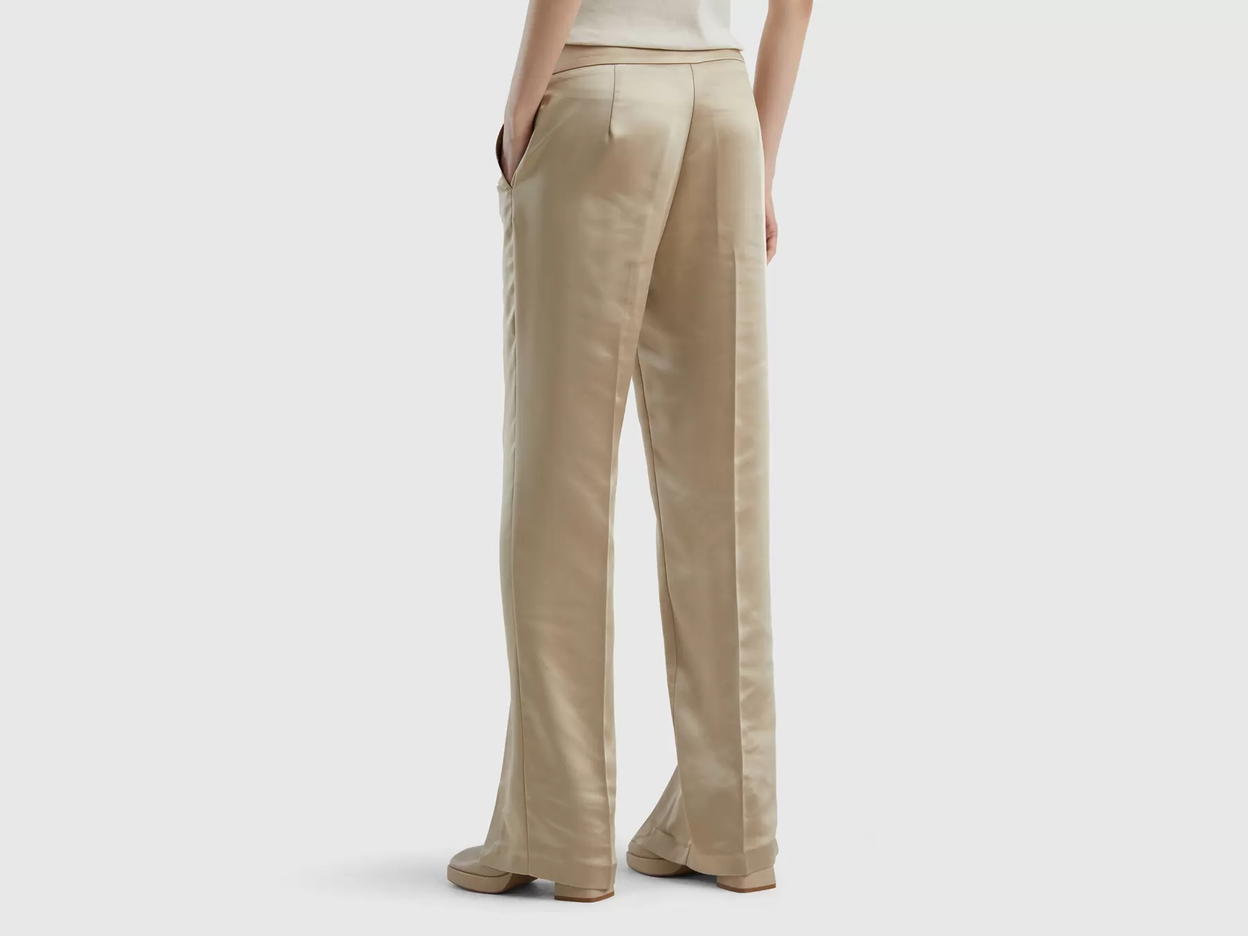 Benetton Pantaloni Con Spacco Effetto Satin Beige Outlet