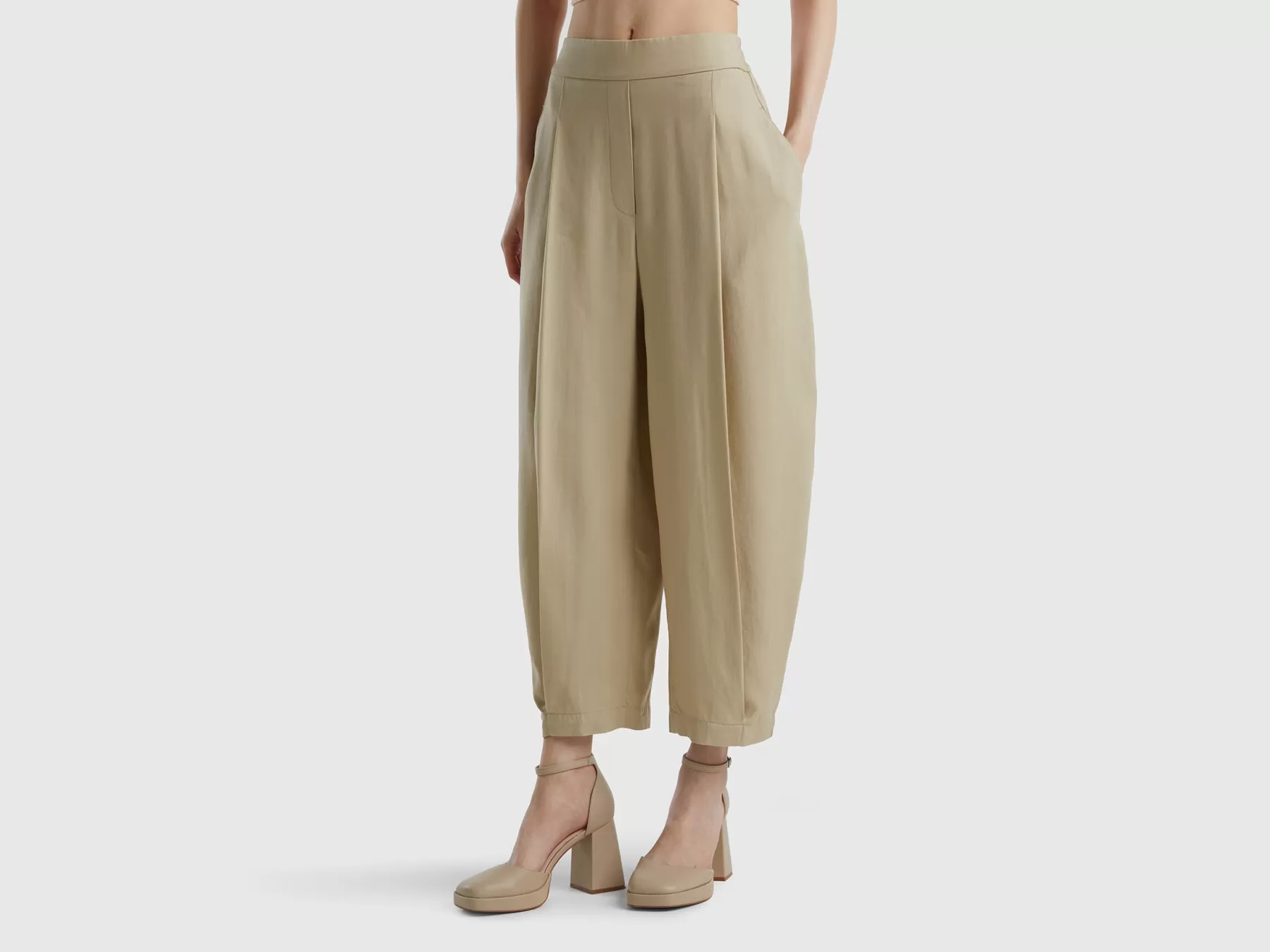 Benetton Pantaloni Cropped Con Pieghe Beige Store