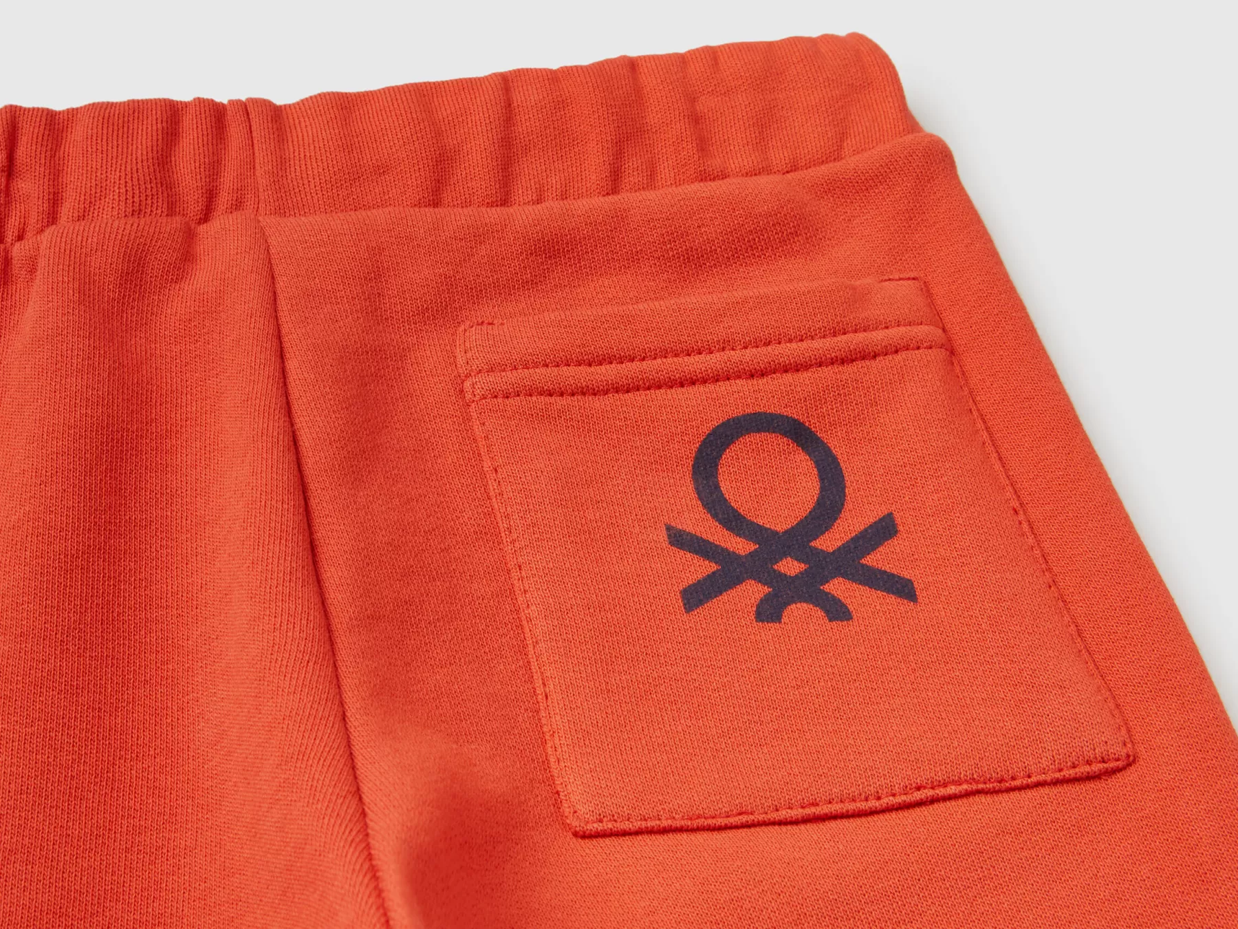 Benetton Pantaloni In Felpa Con Taschino Rosso Outlet