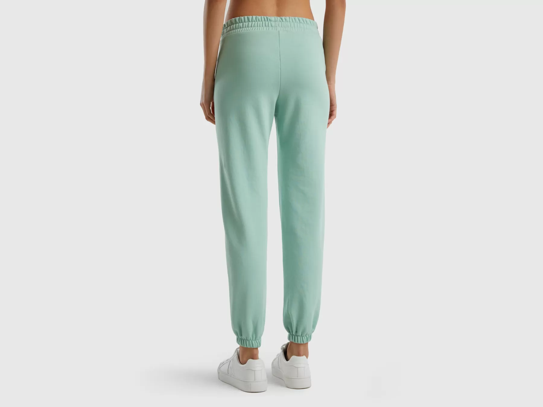 Benetton Pantaloni In Felpa Loose Fit Verde Chiaro Shop