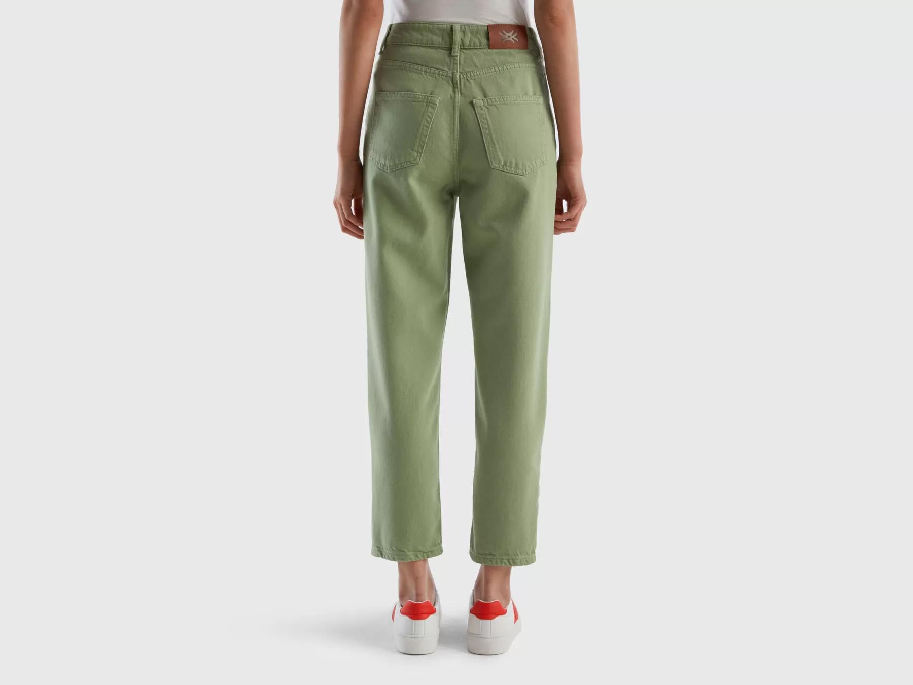 Benetton Pantaloni Lunghi Mom Fit Verde Outlet