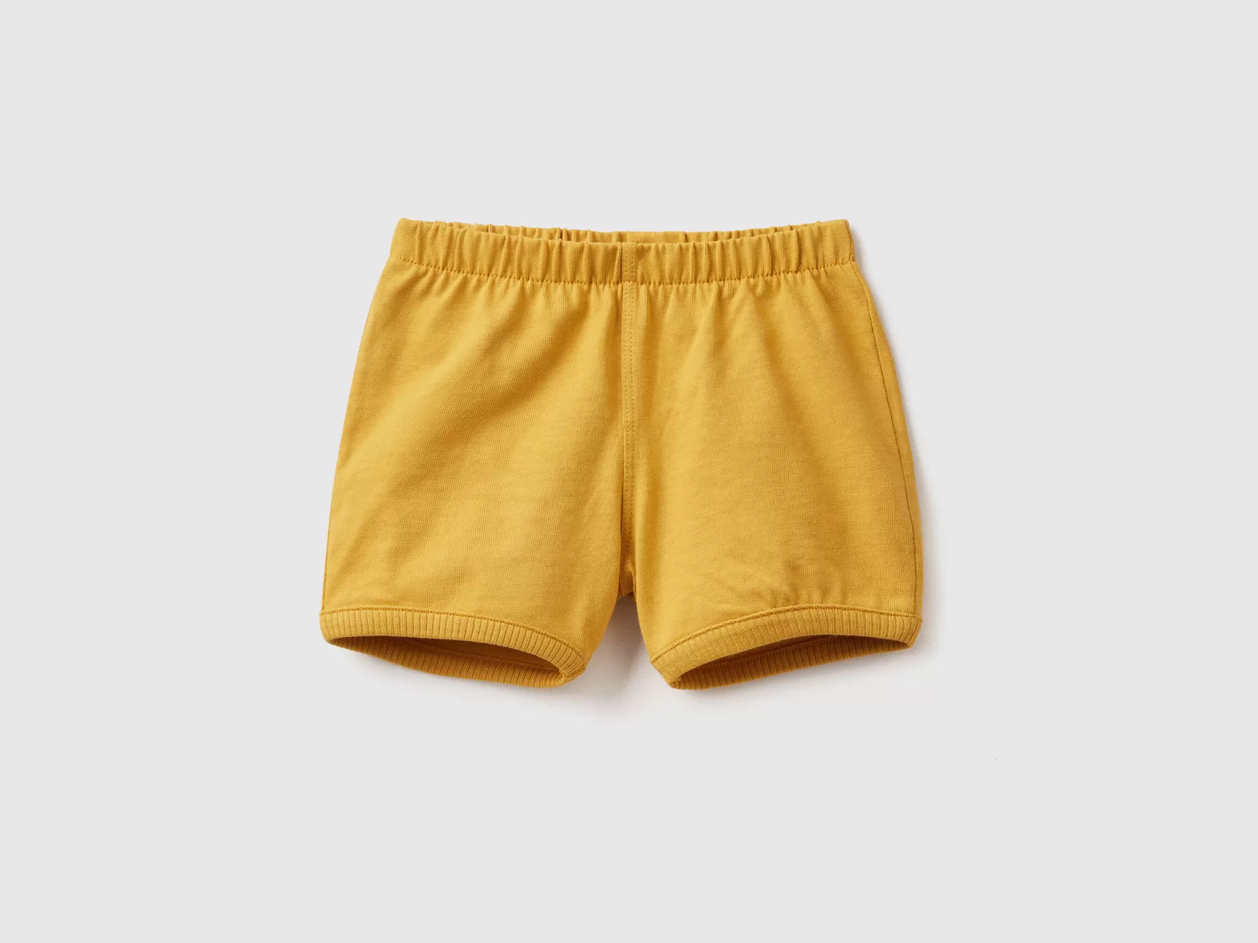 Benetton Shorts Con Patch Sul Retro Senape Hot