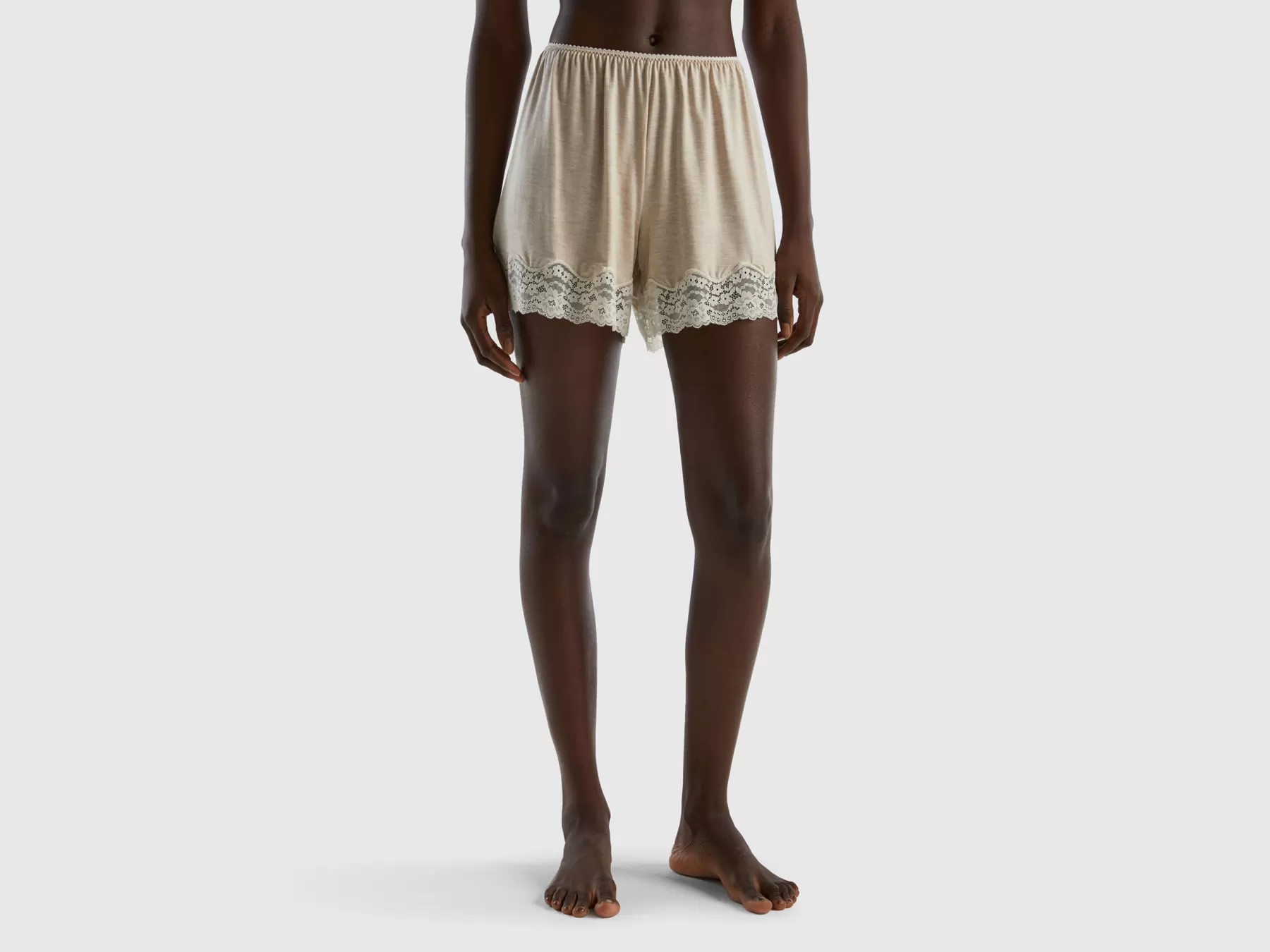 Benetton Shorts Fluidi Con Pizzo Beige Online