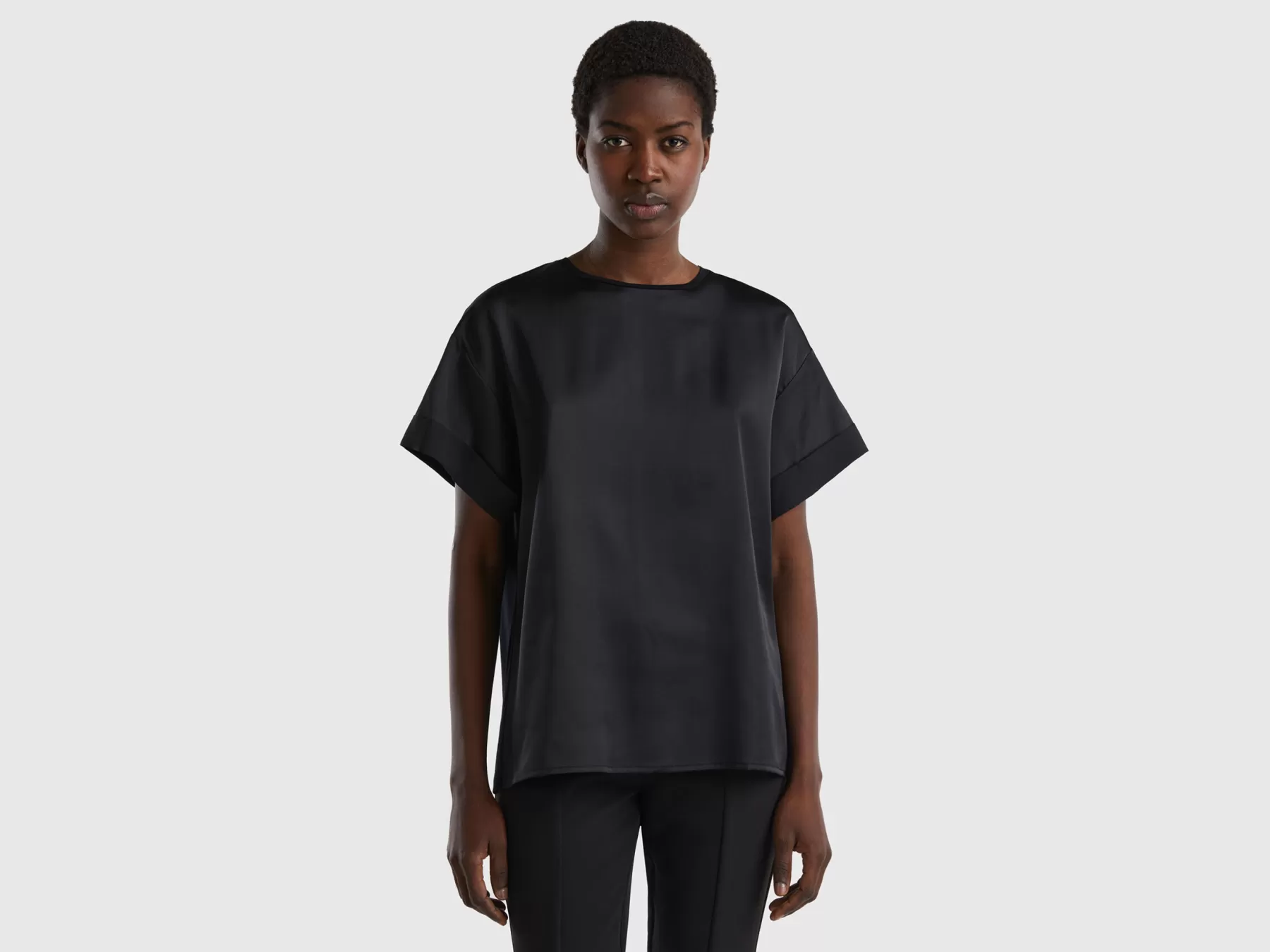 Benetton T-Shirt Fluida A Manica Corta Nero Outlet