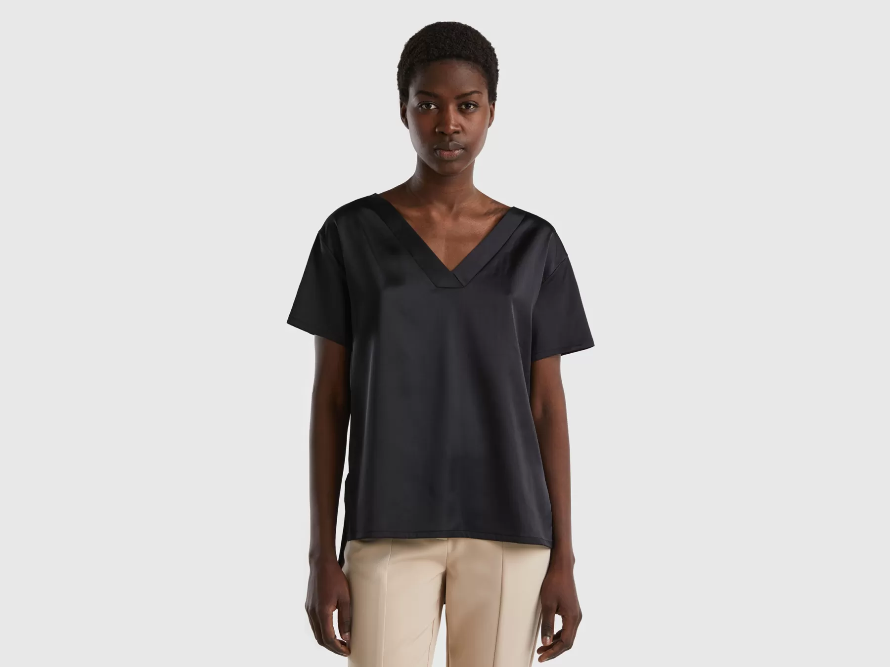 Benetton T-Shirt Fluida Con Scollo A V Nero Cheap