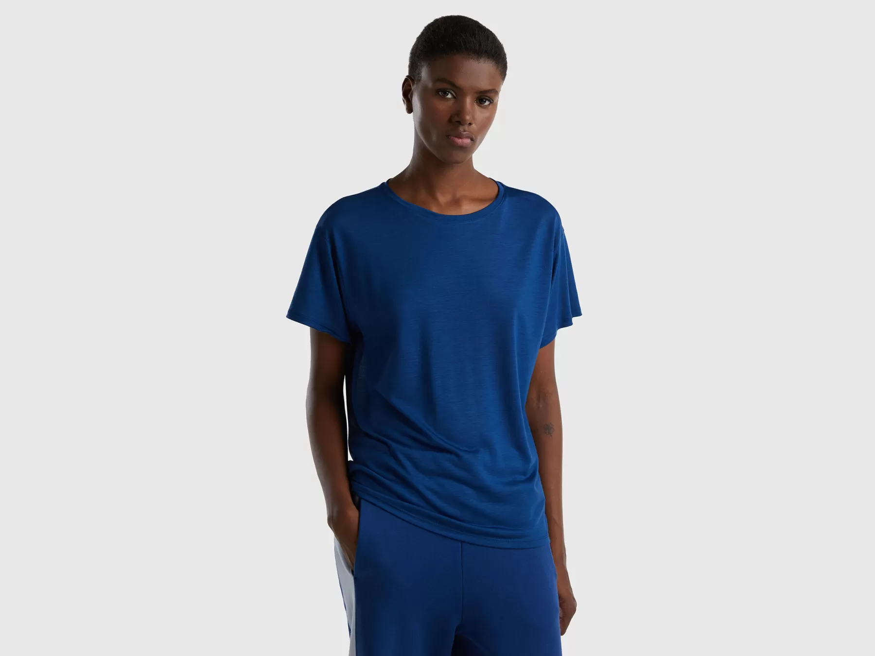 Benetton T-Shirt Girocollo In Viscosa Sostenibile Blu Scuro Cheap