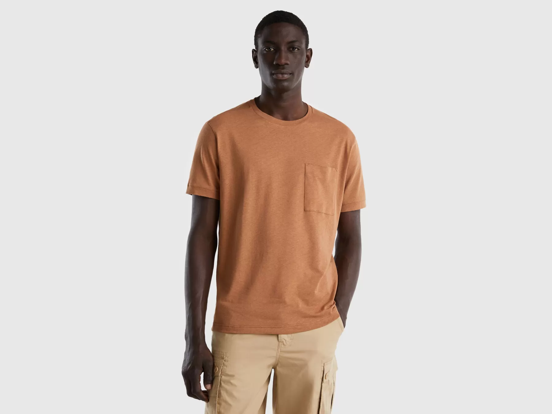 Benetton T-Shirt In Misto Lino Con Taschino Marrone Online