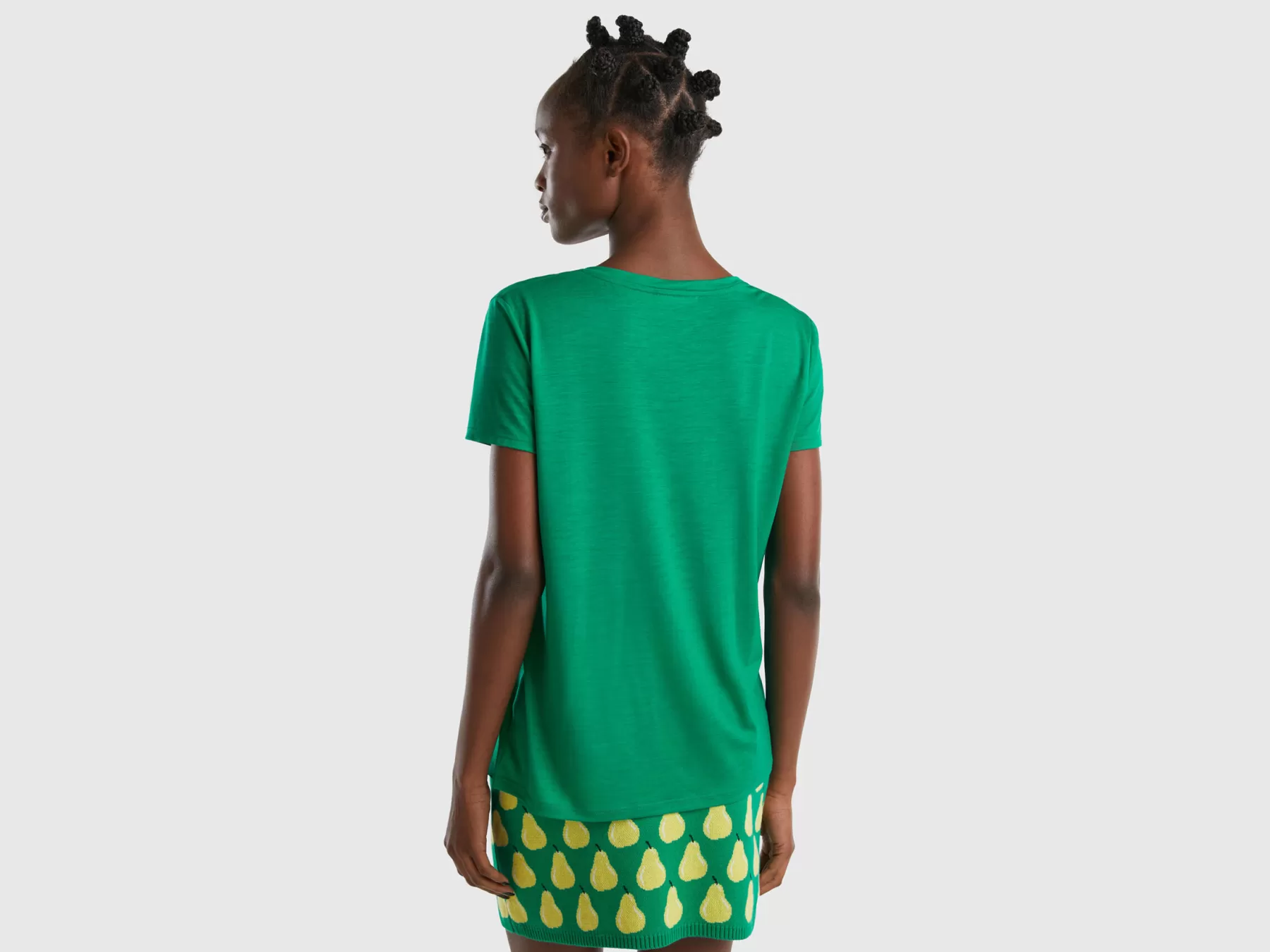 Benetton T-Shirt Scollo A V In Viscosa Sostenibile Verde Flash Sale